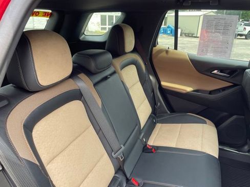 Used 2025 Chevrolet Equinox ACTIV w/ Safety and Technology Package FWD image 38