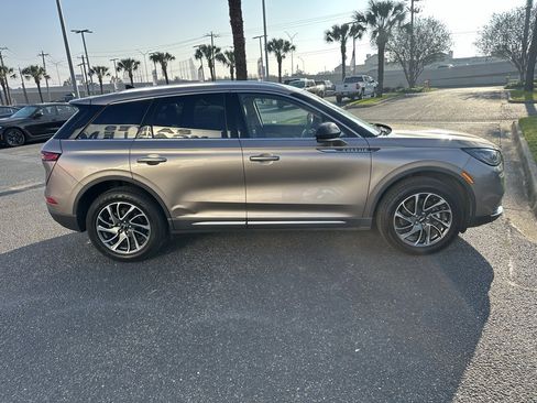 Used 2020 Lincoln Corsair Standard w/ Equipment Group 101A image 7