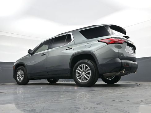 Used 2022 Chevrolet Traverse LT image 23