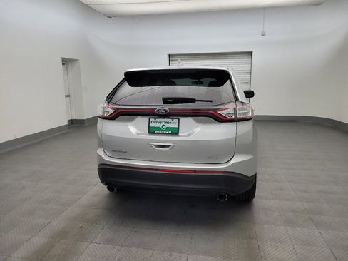 Used 2017 Ford Edge SE FWD image 7