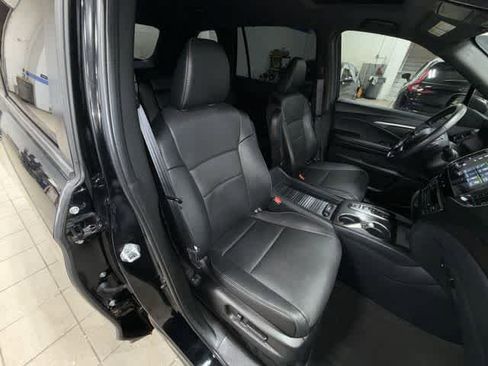 Used 2023 Honda Passport EX-L image 16