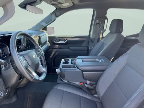 Used 2024 Chevrolet Silverado 1500 LT image 11