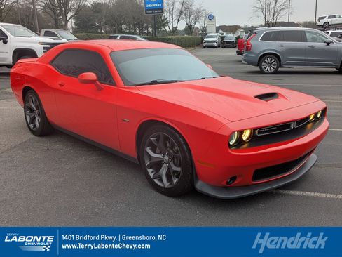 Used 2019 Dodge Challenger R/T image 1