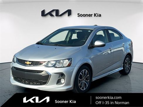Used 2020 Chevrolet Sonic LT w/ Convenience Package image 1