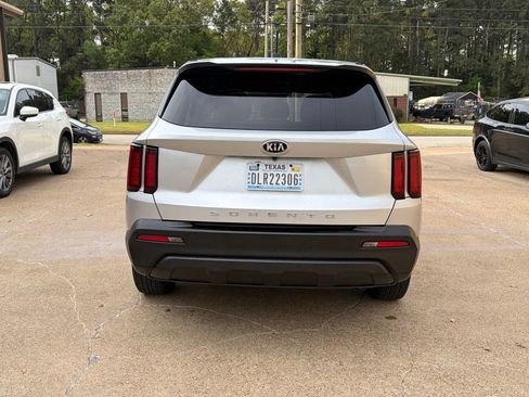 Used 2021 Kia Sorento LX image 18