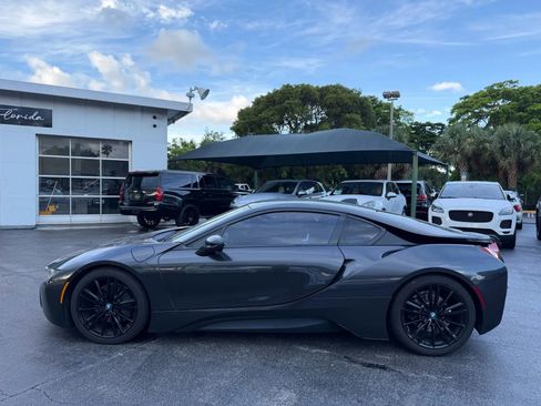 Used 2019 BMW i8 Coupe image 3