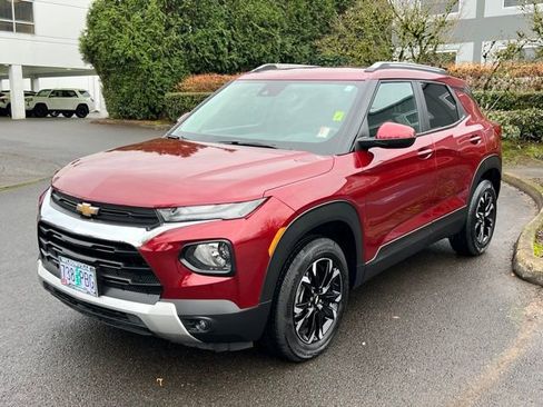 Used 2023 Chevrolet TrailBlazer LT w/ Convenience Package image 3