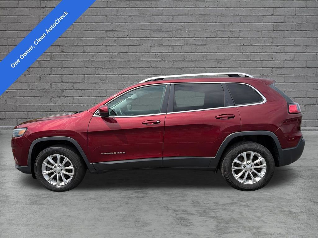 Used 2019 Jeep Cherokee Latitude w/ Popular Appearance Group AWD/4WD image 2