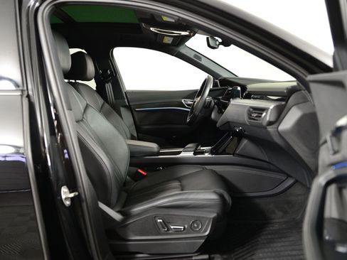 Used 2023 Audi e-tron Chronos w/ Chronos Package image 21