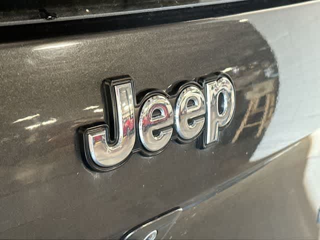 Used 2016 Jeep Cherokee Latitude w/ Cold Weather Group AWD/4WD image 17