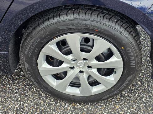 Certified 2022 Toyota Corolla LE FWD image 30