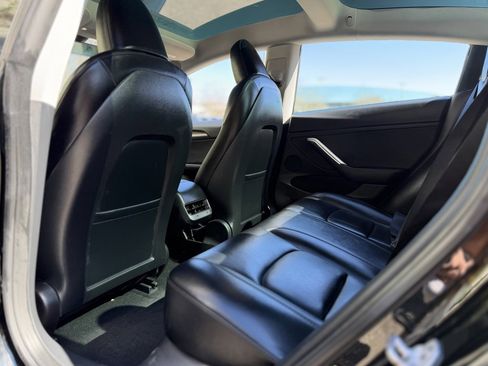 Used 2023 Tesla Model 3 Standard Range image 30