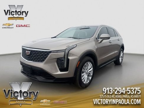 Used 2024 Cadillac XT4 Luxury w/ LPO, Floor Liner Package image 1