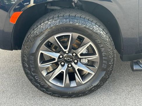 Used 2024 Chevrolet Tahoe Z71 w/ Luxury Package AWD/4WD image 26