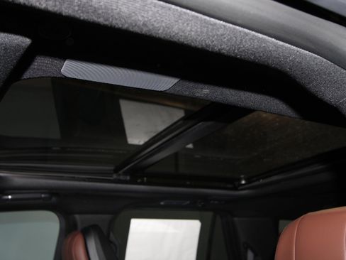 New 2026 Lincoln Navigator Reserve AWD/4WD image 18
