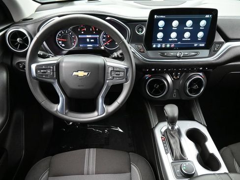 Used 2024 Chevrolet Blazer LT FWD image 5