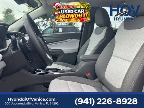 Used 2023 Chevrolet Bolt EUV Premier w/ Sun & Sound Package FWD image 21