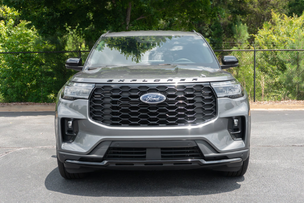 Used 2025 Ford Explorer ST-Line w/ Premium Package RWD image 6
