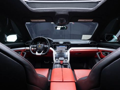 Used 2022 Lamborghini Urus AWD/4WD image 57