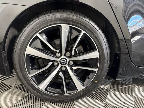 Used 2023 Nissan Maxima SL FWD image 13