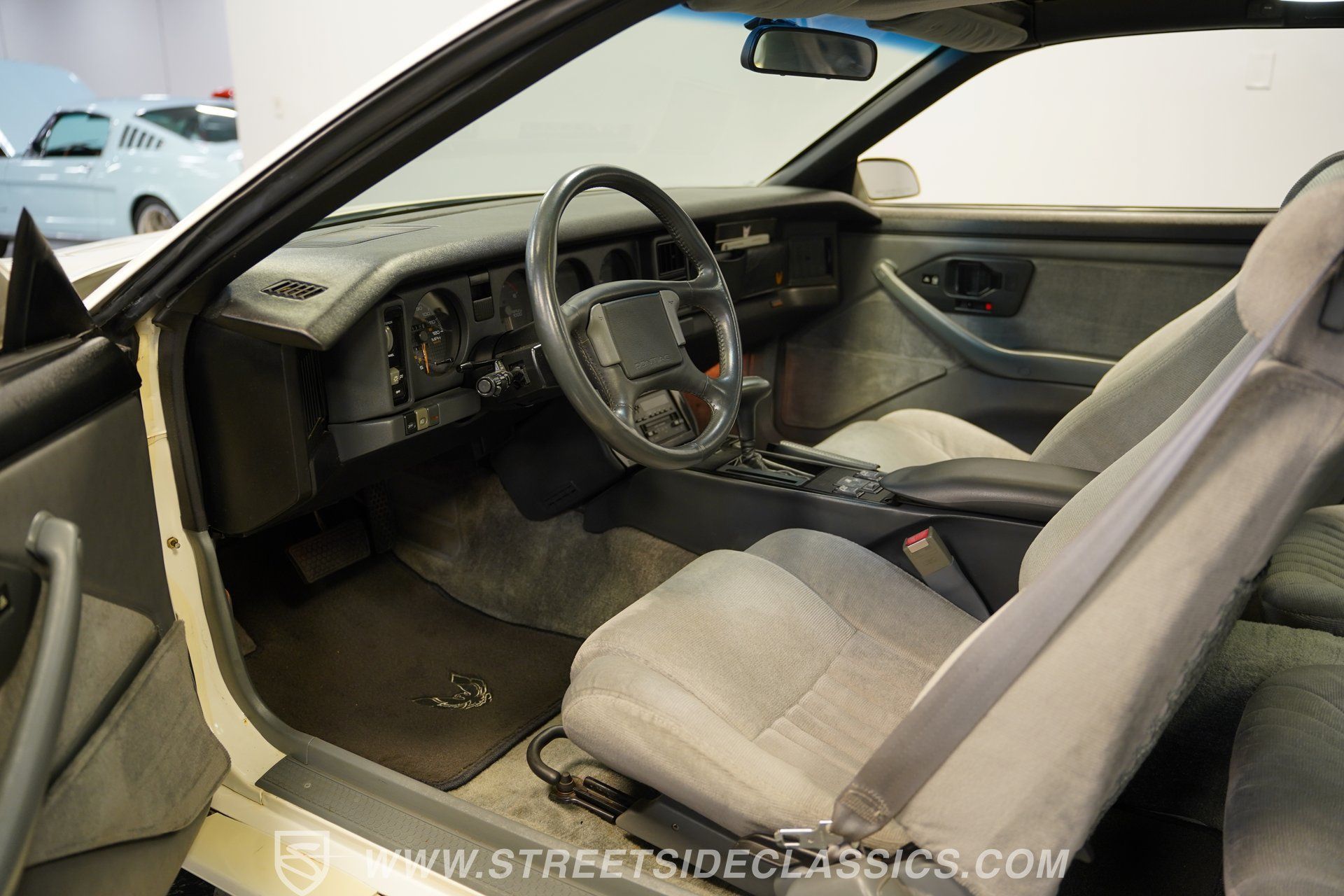 Used 1989 Pontiac Firebird Trans Am RWD image 4
