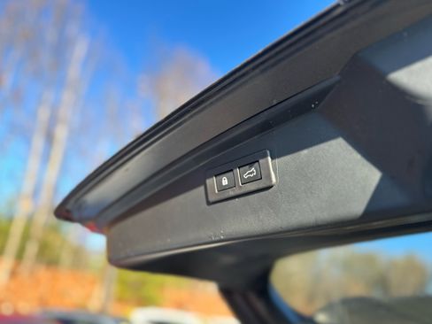 Used 2021 Subaru Outback Premium image 32