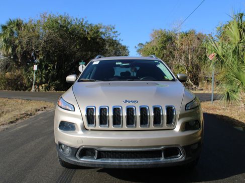 Used 2014 Jeep Cherokee Limited w/ Luxury Group image 12