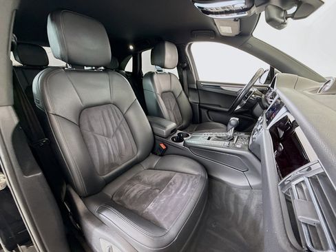 Used 2020 Porsche Macan image 27