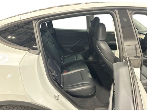 Certified 2023 Tesla Model Y Long Range AWD/4WD image 11