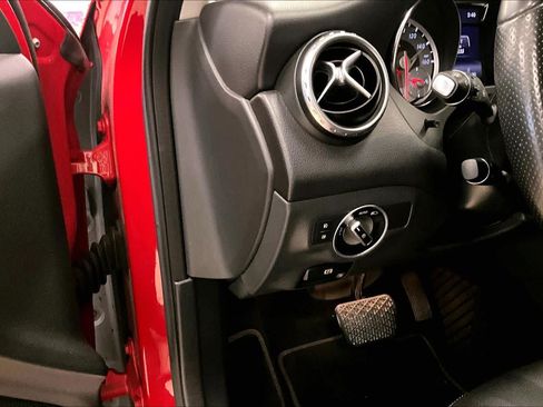 Used 2015 Mercedes-Benz GLA 250 image 30