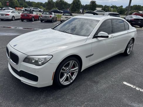 Used 2013 BMW 750Li RWD image 3