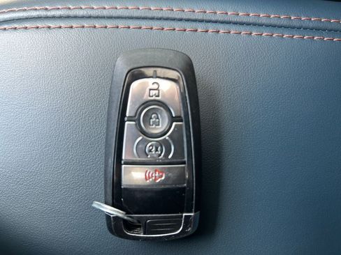 Used 2025 Ford Maverick Lariat w/ 4K Tow Package AWD/4WD image 31