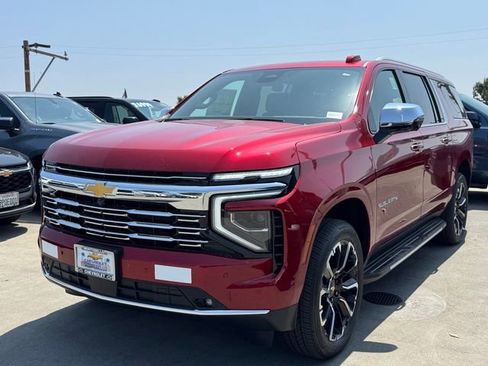 New 2025 Chevrolet Suburban Premier image 4