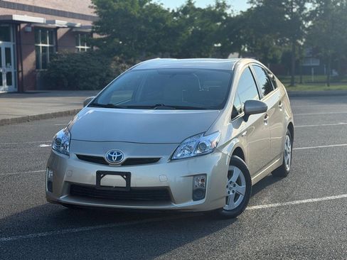 Used 2010 Toyota Prius Three FWD image 1