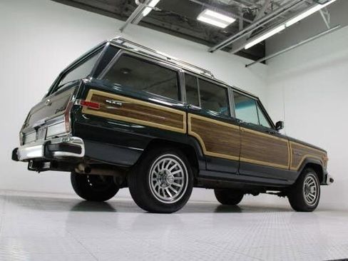 Used 1991 Jeep Grand Wagoneer image 44