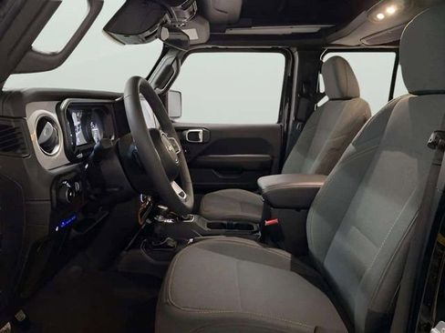 Used 2025 Jeep Wrangler Unlimited Sahara w/ Safety Group AWD/4WD image 61