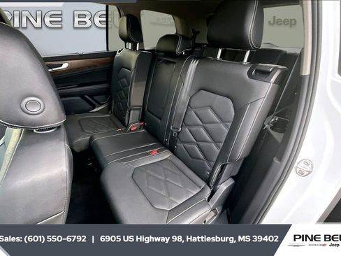 Used 2025 Volkswagen Atlas SE image 19