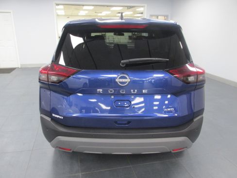 Used 2023 Nissan Rogue S image 6