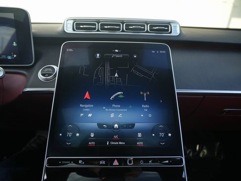 Used 2022 Mercedes-Benz S 580 4MATIC Sedan w/ AMG Line Package image 62