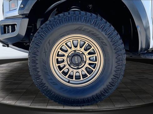 Used 2017 Ford F150 Raptor w/ Equipment Group 802A Luxury AWD/4WD image 33