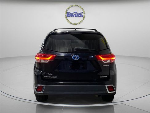 Used 2017 Toyota Highlander Limited Platinum image 5