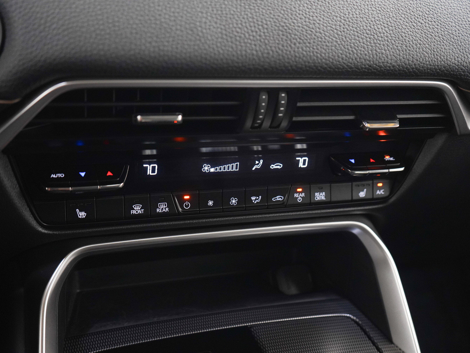 Certified 2024 MAZDA CX-90 Plug-In Hybrid w/ Preferred AWD/4WD image 25