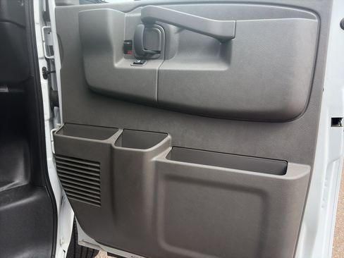 Used 2025 GMC Savana 2500 w/ Driver Convenience Package RWD image 19