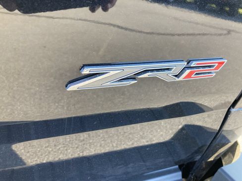 Used 2022 Chevrolet Colorado ZR2 w/ ZR2 Midnight Special Edition AWD/4WD image 9