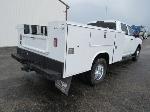 Used 2024 RAM 3500 Tradesman w/ Chrome Appearance Group AWD/4WD image 2