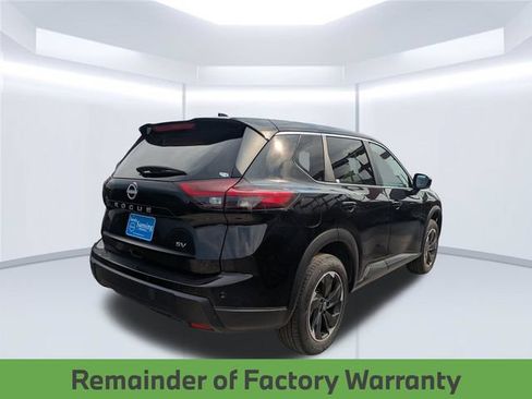 Used 2024 Nissan Rogue SV FWD image 2