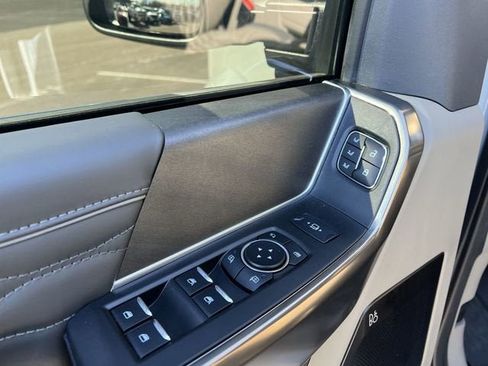 Used 2025 Ford F450 Platinum w/ Platinum Plus Package image 24