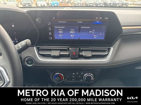 Used 2024 Chevrolet TrailBlazer ACTIV w/ Driver Confidence Package image 22