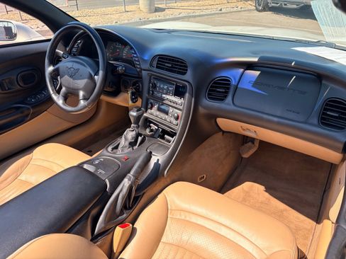 Used 2001 Chevrolet Corvette Convertible w/ Preferred Equipment Group2 RWD image 12