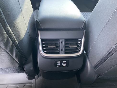 Used 2025 Subaru Outback Premium image 32